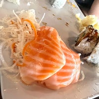 Foto diambil di Jaws Sushi oleh Richard G. pada 8/19/2023