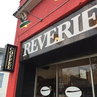 Foto diambil di Reverie Coffee Roasters oleh Richard G. pada 11/27/2016