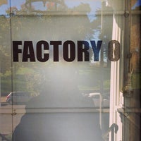 รูปภาพถ่ายที่ Factory 0 โดย James A. เมื่อ 1/11/2013