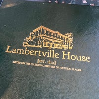 Foto diambil di Lambertville House oleh Max S. pada 9/24/2022