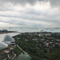 Photo taken at Gift Shop @ Marina Bay Sands by Max S. on 1/2/2017