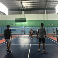 Photo taken at Badminton Ratchada 36 by Chaiwat M. on 5/17/2017