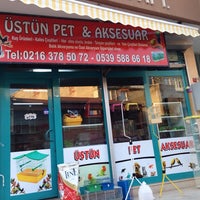 Photo taken at Üstünpet Shop by Ersin Ç. on 9/29/2013