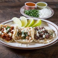 Das Foto wurde bei Michoacán Gourmet Mexican Restaurant von Michoacán Gourmet Mexican Restaurant am 8/18/2016 aufgenommen