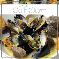 รูปภาพถ่ายที่ Ocean Room Sushi Lounge โดย Ocean Room Sushi Lounge เมื่อ 5/6/2014