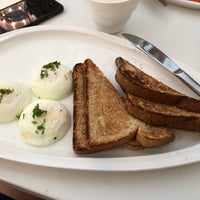 10/21/2017 tarihinde Elena T.ziyaretçi tarafından Omelet Bar'de çekilen fotoğraf