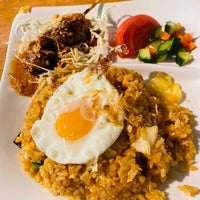 Photo taken at Indonesian Restaurant Cabe by beer_panda on 4/29/2023