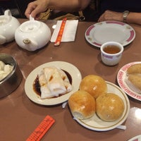 Photo taken at South Garden Chinese Restaurant by Roger S. on 11/15/2015