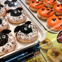 Photo taken at Krispy Kreme by 💞🍭🍫🍒Ying😎💑💕 on 10/22/2018