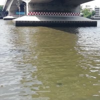 Photo taken at ท่าเรือพระปิ่นเกล้า (Pra Pinklao Bridge Pier) N12 by Tui S. on 6/2/2019