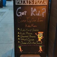 8/14/2017 tarihinde David H.ziyaretçi tarafından Patxi’s Pizza'de çekilen fotoğraf