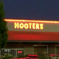 Photo taken at Hooters by Robert S. on 9/9/2016