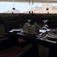 Foto tirada no(a) Tuxedo Restaurant&amp;amp;Cafe por Ayaan K. em 8/16/2016