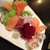 Photo taken at Taw Sushi Bar by Juliana on 10/17/2012