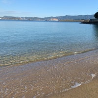 Photo taken at コスタ・デル・ソル (伊王島海水浴場) by Hiro on 12/10/2022