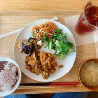 Photo taken at Café &amp;amp; Meal MUJI by Hiro on 7/9/2023