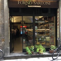 Foto diambil di Forno Sartoni oleh Mirko M. pada 7/26/2017