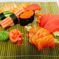 Das Foto wurde bei Yami Yami Grill &amp;amp; Sushi Express von Yami Yami Grill &amp;amp; Sushi Express am 8/22/2016 aufgenommen