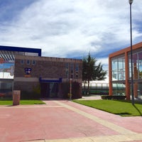 รูปภาพถ่ายที่ Zigzag Centro Interactivo de Ciencia y Tecnología de Zacatecas โดย Darío O. เมื่อ 3/26/2015