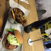 Photo taken at Big Smoke Burger by Keilon L. on 4/19/2015