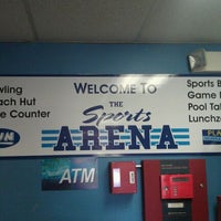 รูปภาพถ่ายที่ The Sports Arena โดย Tom G. เมื่อ 2/19/2012
