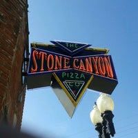 Foto tirada no(a) Stone Canyon Pizza - Parkville por Benjamin K. em 2/27/2012