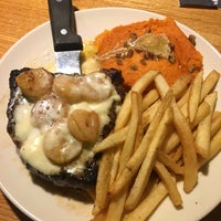 Photo taken at Applebee&amp;#39;s Grill + Bar by Dens on 10/6/2016