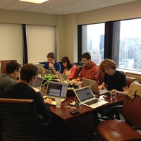 Foto diambil di Foursquare HQ Midtown (temp location, #Sandy) oleh Dens pada 11/1/2012