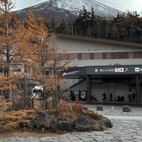 Photo taken at Mt. Fuji Yoshida 5th Station by Omid H. on 11/6/2023