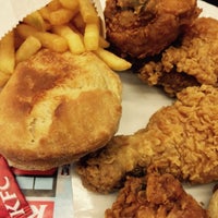 Photo taken at KFC by 🦁 O. on 5/27/2015