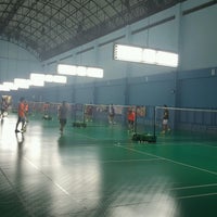 Photo taken at Nadda Badminton by Nutty P. on 9/10/2016