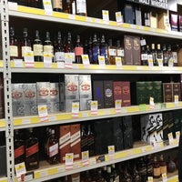 Das Foto wurde bei The Liquor Store.com von Lohanna C. am 4/4/2018 aufgenommen