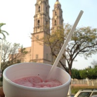 Photo taken at Horchatas y Esquimos de La Catedral by Walter on 4/14/2013