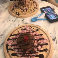 Foto scattata a Helartesano helados, brownies &amp;amp; cafe da Victoria G. il 2/18/2019