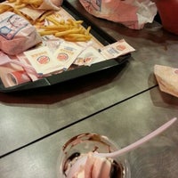 Photo taken at BURGER KING by Eunice_CL on 11/22/2012