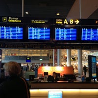 รูปภาพถ่ายที่ Københavns Lufthavn (CPH) โดย Rikard N. เมื่อ 4/29/2013