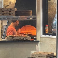 Foto tirada no(a) Bellatrino Pizzeria @ The Market por Bryan C. em 5/28/2023