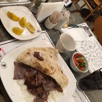 Снимок сделан в Lezzet Co. Döner пользователем Yeşim U. 5/7/2018