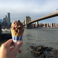 Das Foto wurde bei Brooklyn Ice Cream Factory von Tsyki am 11/7/2018 aufgenommen