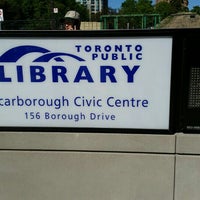 5/20/2015에 Miroslav G.님이 Toronto Public Library - Scarborough Civic Centre Branch에서 찍은 사진