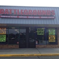 Das Foto wurde bei BattleGrounds von BattleGrounds am 2/6/2014 aufgenommen