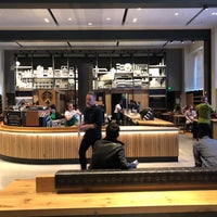 Photo taken at Starbucks by Chien-Yi W. on 9/25/2018