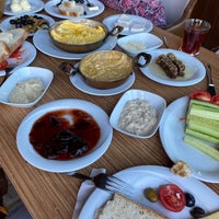 Снимок сделан в Şahin Tepesi Restaurant &amp;amp;  Cafe пользователем Ecrin Hatice K. 8/20/2023