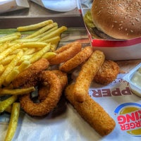 Photo taken at Burger King by Ecrin Hatice K. on 9/16/2018