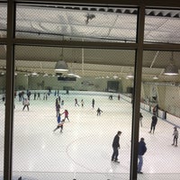 Foto tirada no(a) Lynnwood Ice Center por David K. em 3/7/2013