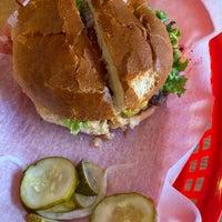 Foto tirada no(a) Tallgrass Burger por ehs em 3/15/2020