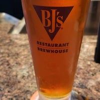 Photo taken at BJ&amp;#39;s Restaurant &amp;amp; Brewhouse by Brian A. on 5/6/2022