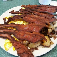 Photo taken at Carl&amp;#39;s Oxford Diner by Ross D. on 11/4/2012