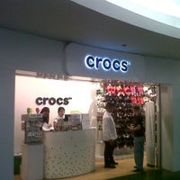 crocs shangri la mall