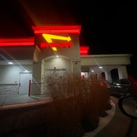 Photo taken at In-N-Out Burger by Carlos V. on 12/4/2023